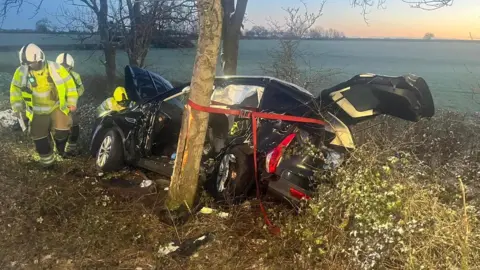 Nottinghamshire Fire and Rescue Service Car crashed into a tree off the A46